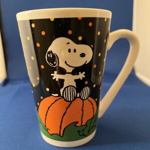 Snoopy Great Pumpkin Coffee Mug Peanuts Worldwide LLC 14 Ounce Halloween Fall 5"